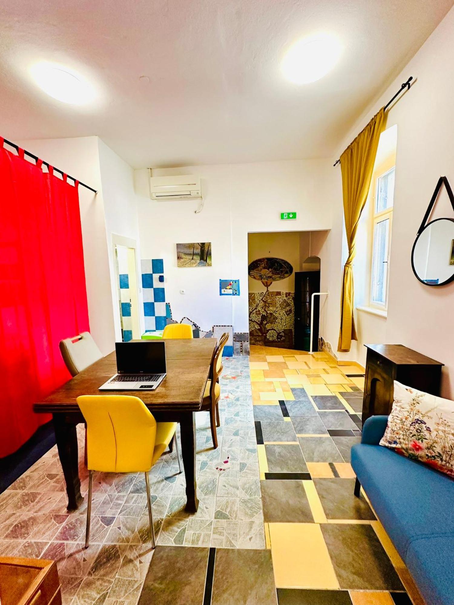 Hostel Art & Joy プーラ エクステリア 写真