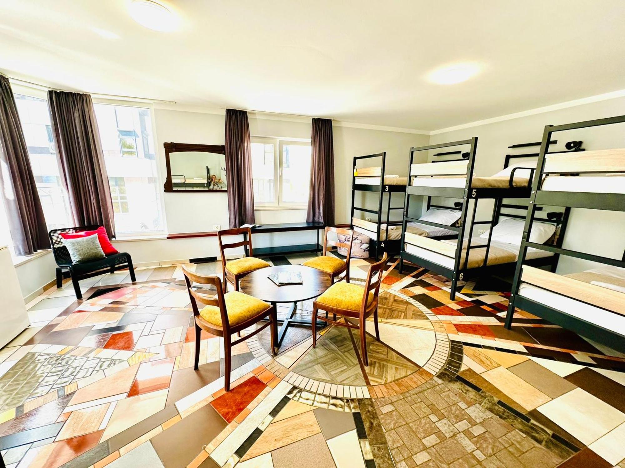 Hostel Art & Joy プーラ エクステリア 写真