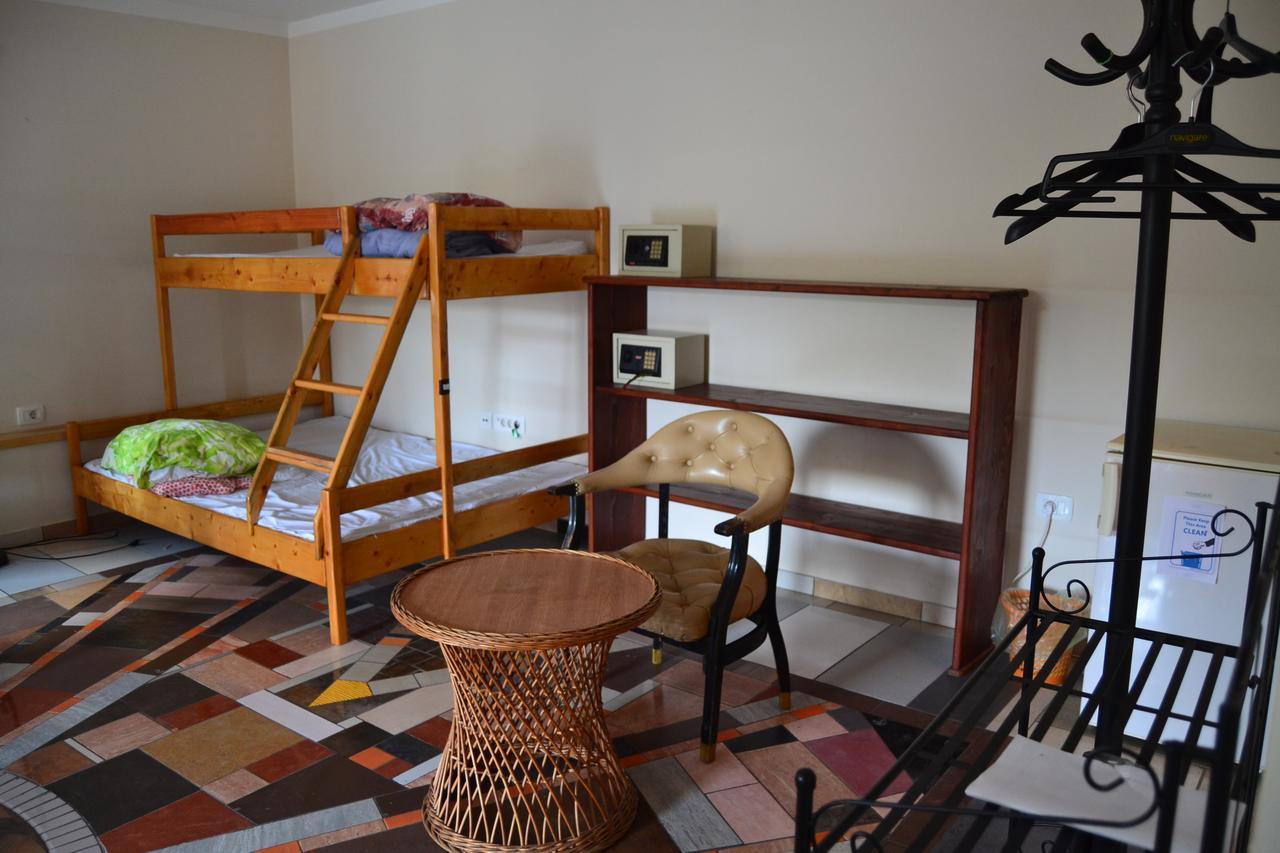 Hostel Art & Joy プーラ エクステリア 写真